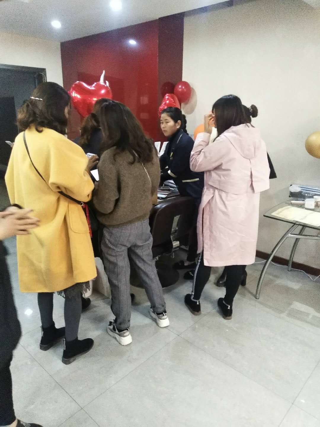 熱烈祝賀頂尚堂養(yǎng)發(fā)館重慶南開店開業(yè)大吉??！
